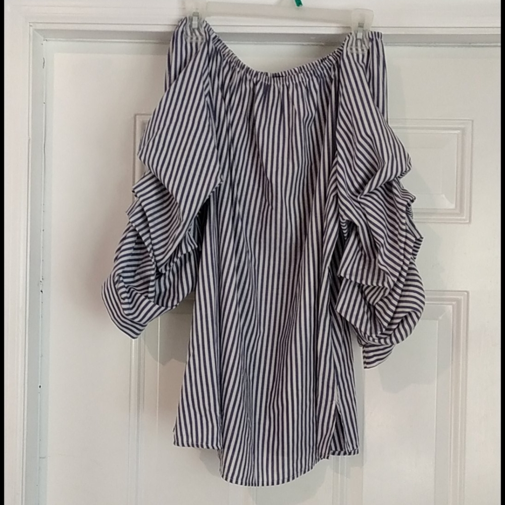 Ashley Stewart Flowy Top/Size 14/16